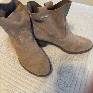 Carlos by Carlos Santana Tan Ankle Booties Suede
